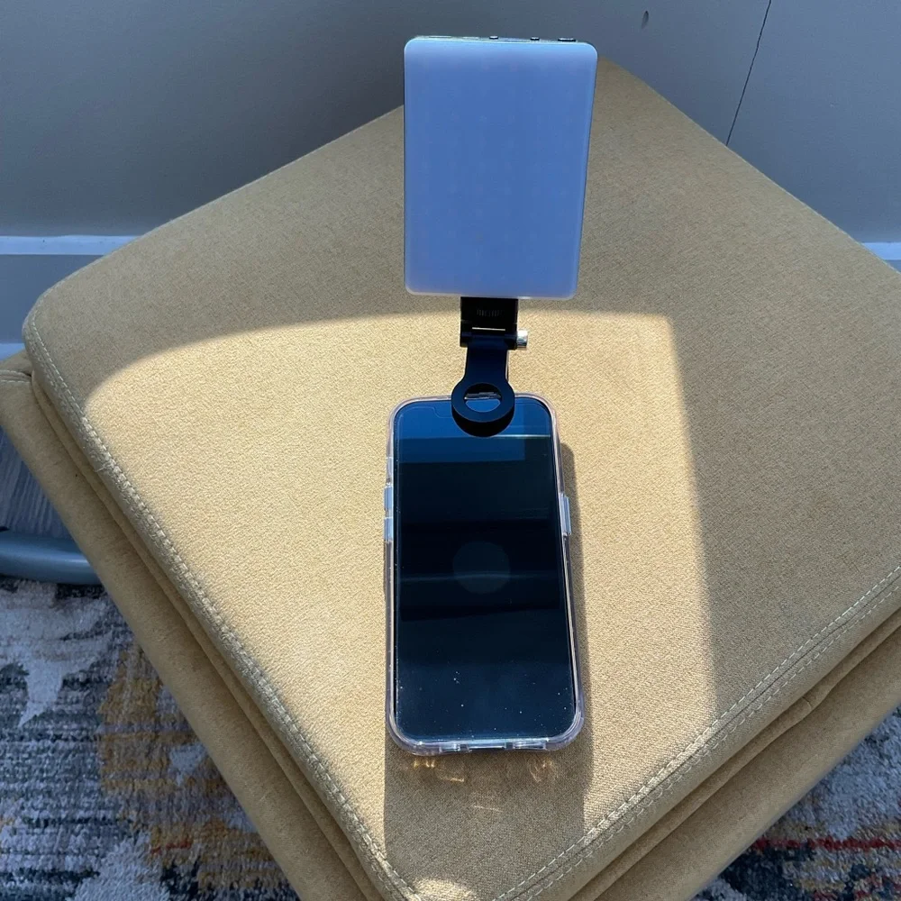 NWT Portable LED Selfie Light with Front & Back Phone Clip